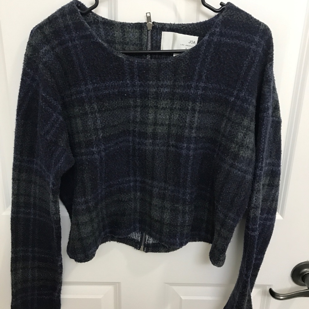 JOA cropped plaid sweater size M